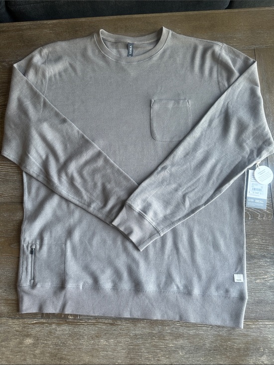 Vuori Other - Vuori Men's Crewneck Pocket Sweatshirt in Walnut Heather